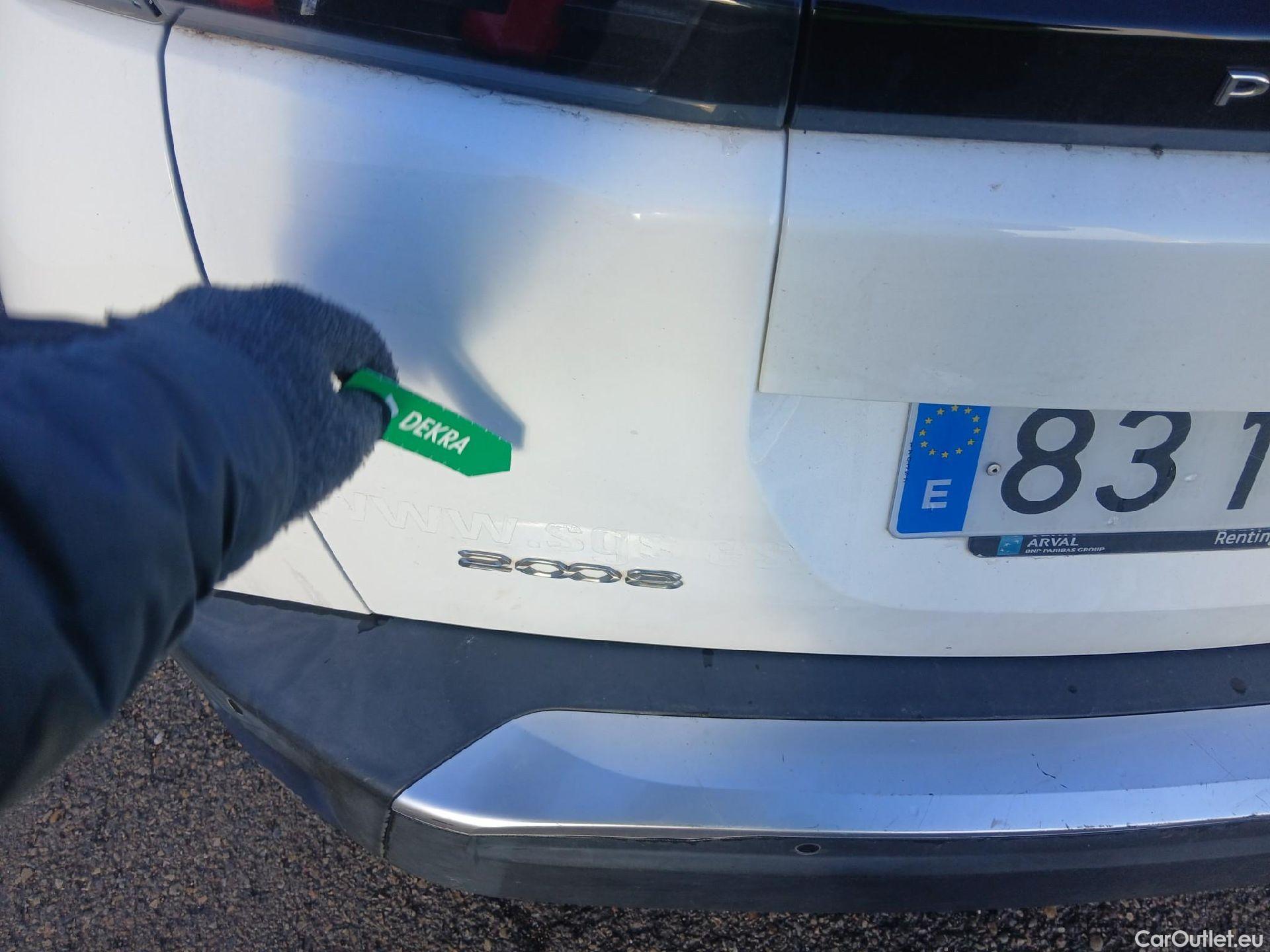  Peugeot  2008 PEUGEOT  / 2019 / 5P / todoterreno Allure BlueHDI 81kW (110CV) #22