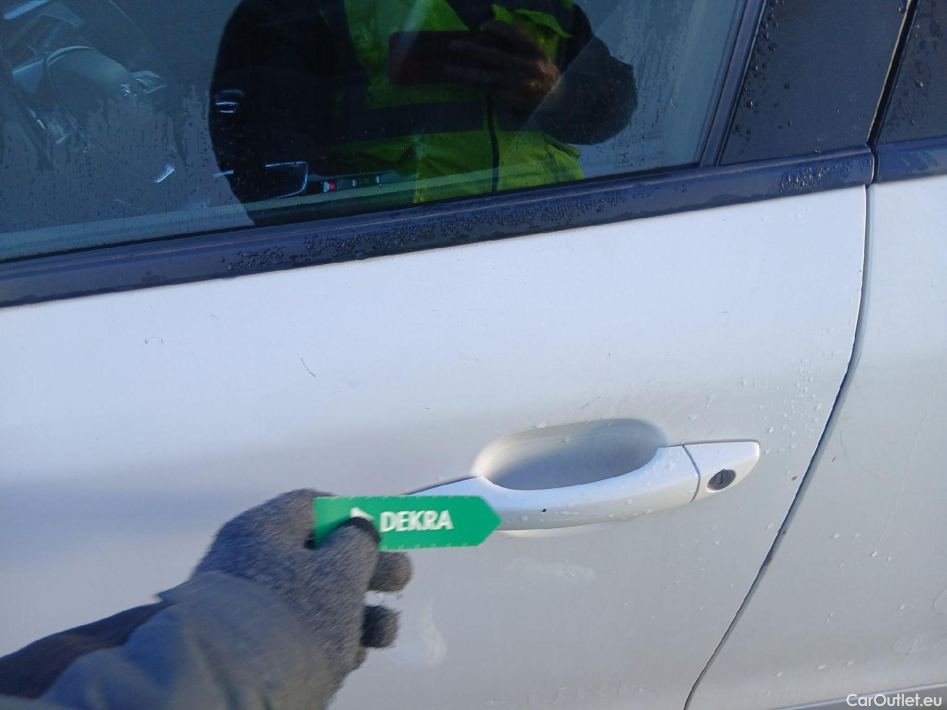  Peugeot  2008 PEUGEOT  / 2019 / 5P / todoterreno Allure BlueHDI 81kW (110CV) #11