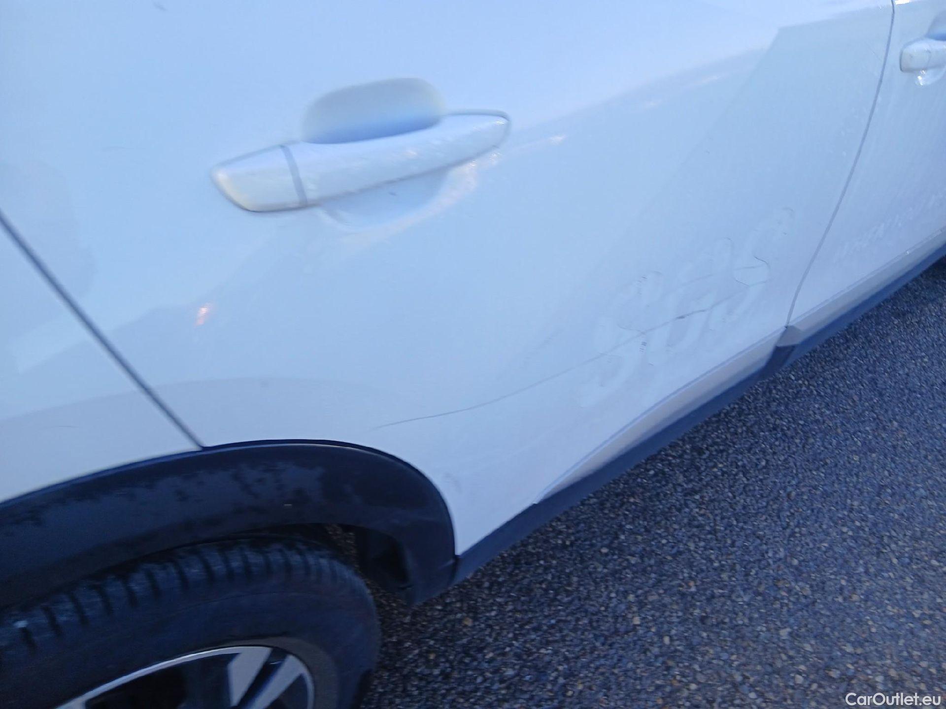  Peugeot  2008 PEUGEOT  / 2019 / 5P / todoterreno Allure BlueHDI 81kW (110CV) #26