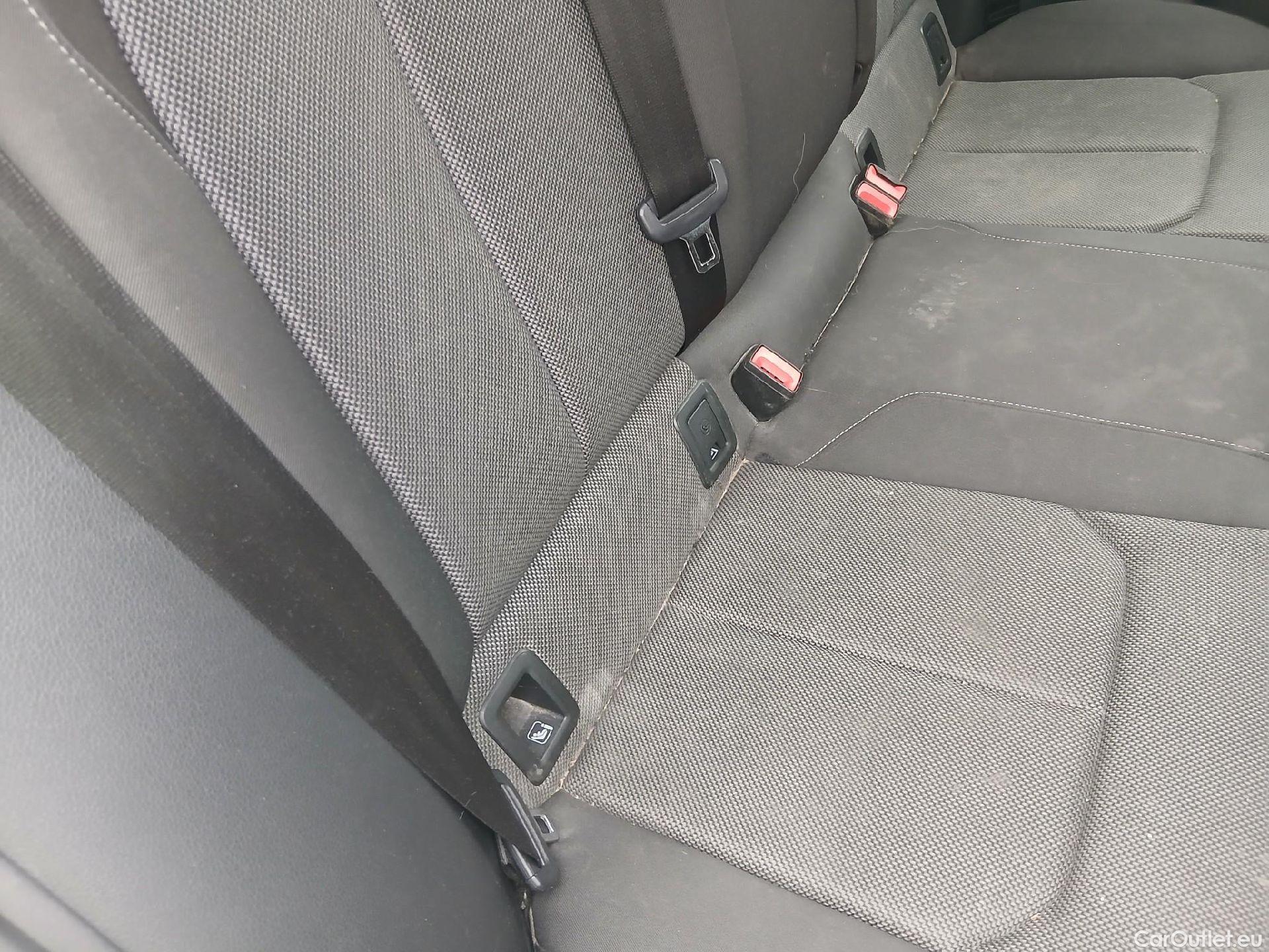  Audi  Q2 AUDI  / 2016 / 5P / todoterreno Sport 30 TDI 85kW (116CV) S tronic #32