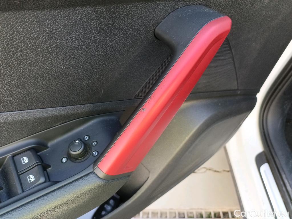  Audi  Q2 AUDI  / 2016 / 5P / todoterreno Sport 30 TFSI 85kW (116CV) (CX) #28