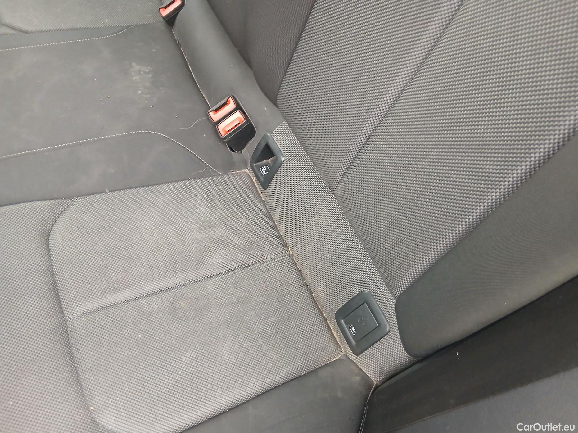  Audi  Q2 AUDI  / 2016 / 5P / todoterreno Sport 30 TDI 85kW (116CV) S tronic #31