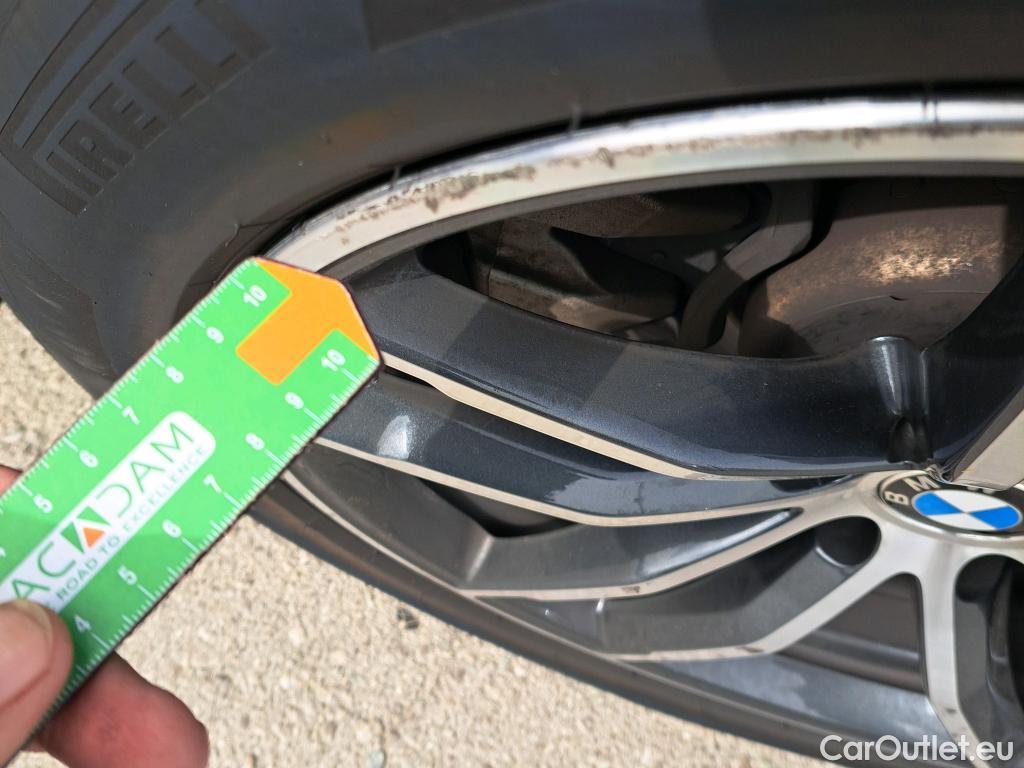  Bmw  Serie 5 BMW  / 2020 / 4P / sedán 520dA #PAQUETE DEPORTIVO M# #6