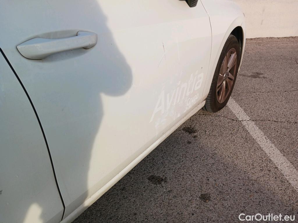  Volkswagen  Golf  VOLKSWAGEN / 2020 / 5P / berlina con portón 2.0 TDI 85kW (115CV) #24