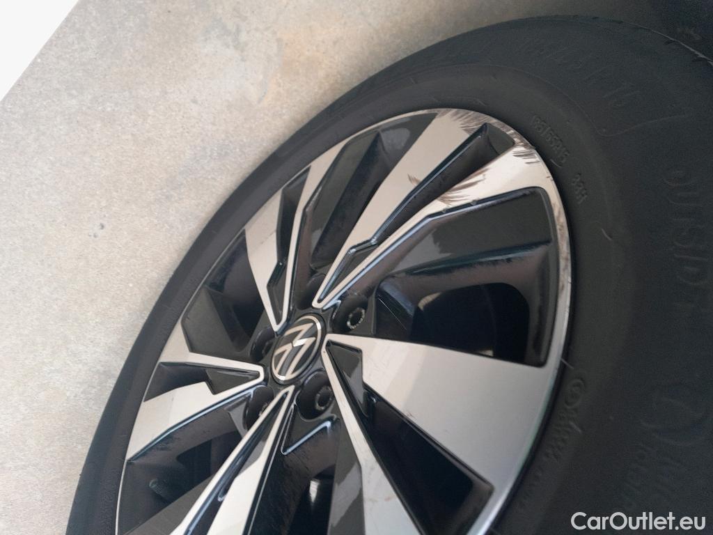  Volkswagen  Polo VOLKSWAGEN  / 2017 / 5P / berlina con portón Advance 1.0 TSI 70kW (95CV) #10