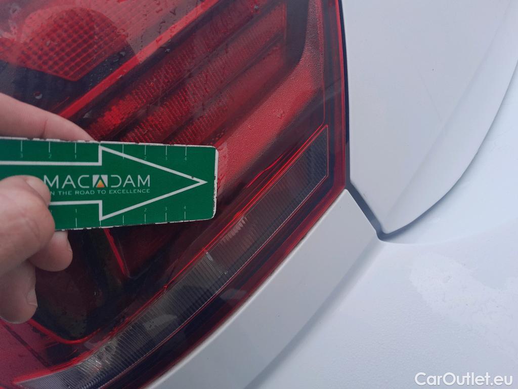  Volkswagen  Polo VOLKSWAGEN  / 2017 / 5P / berlina con portón Advance 1.0 TSI 70kW (95CV) #4