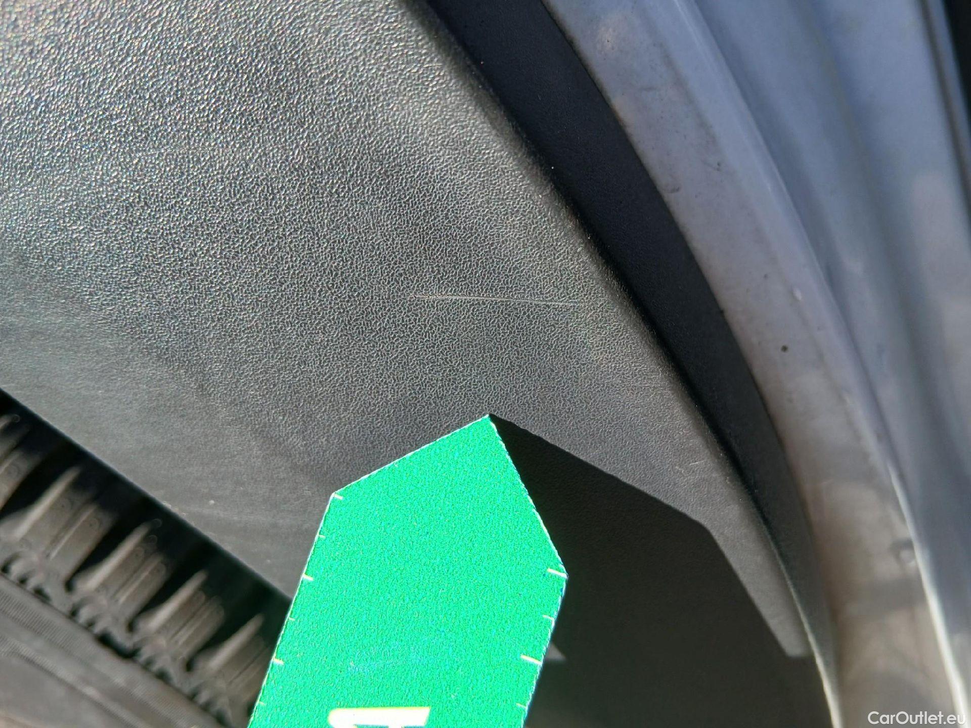  Peugeot  2008 PEUGEOT  / 2019 / 5P / todoterreno Active BlueHDI 81kW (110CV) #34