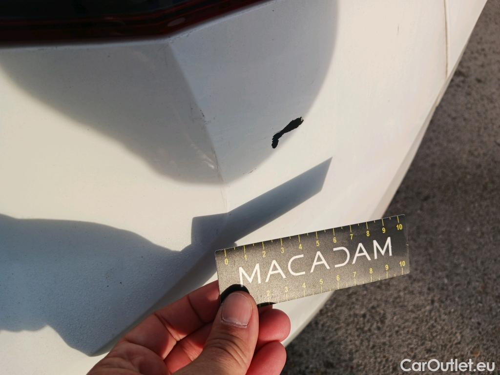  Volkswagen  Golf  VOLKSWAGEN / 2020 / 5P / berlina con portón 2.0 TDI 85kW (115CV) #20