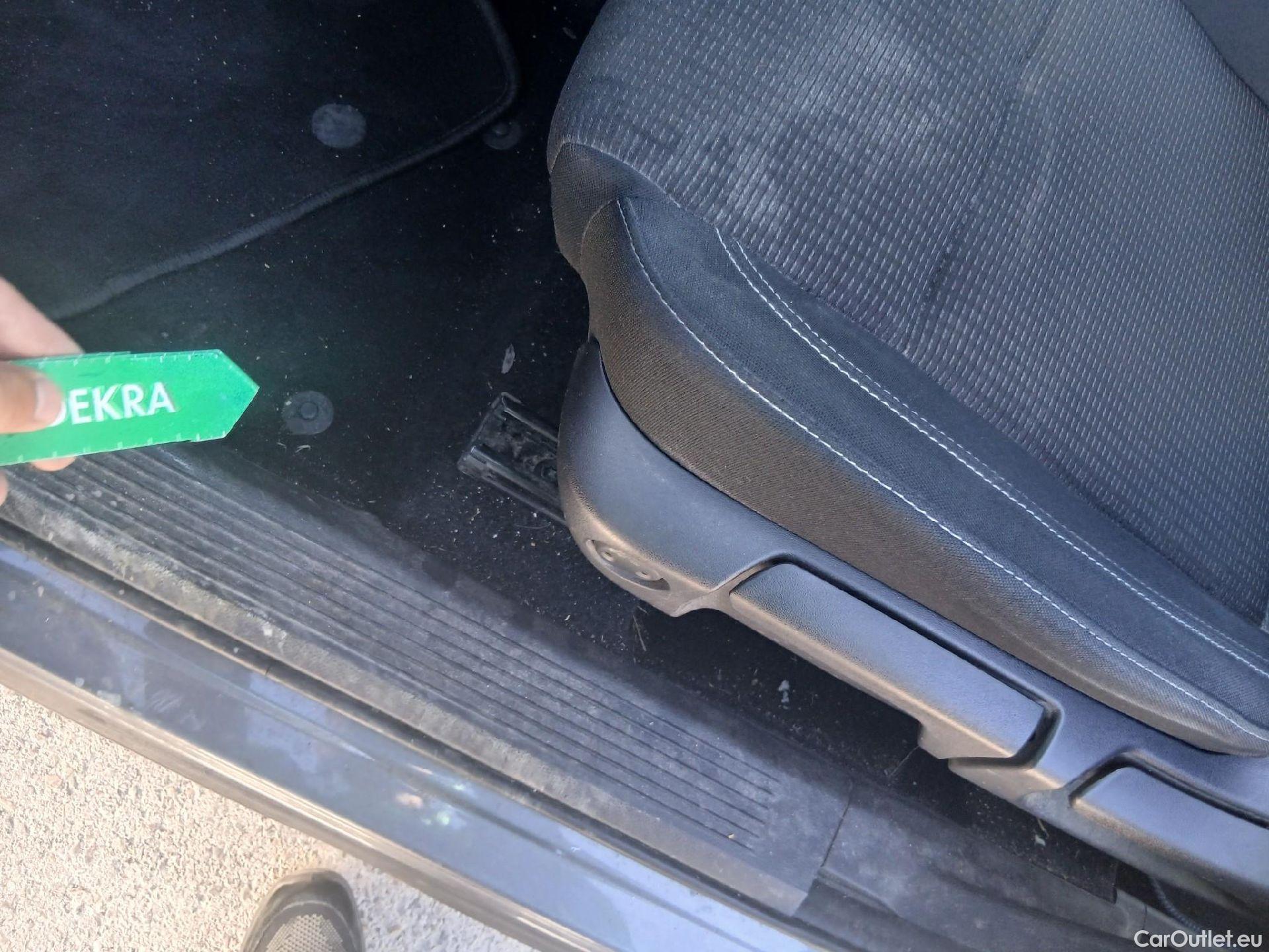  Nissan  Qashqai NISSAN  / 2021 / 5P / todoterreno DIG-T 116kW (158CV) mHEV Xtronic Acenta (AC) #4