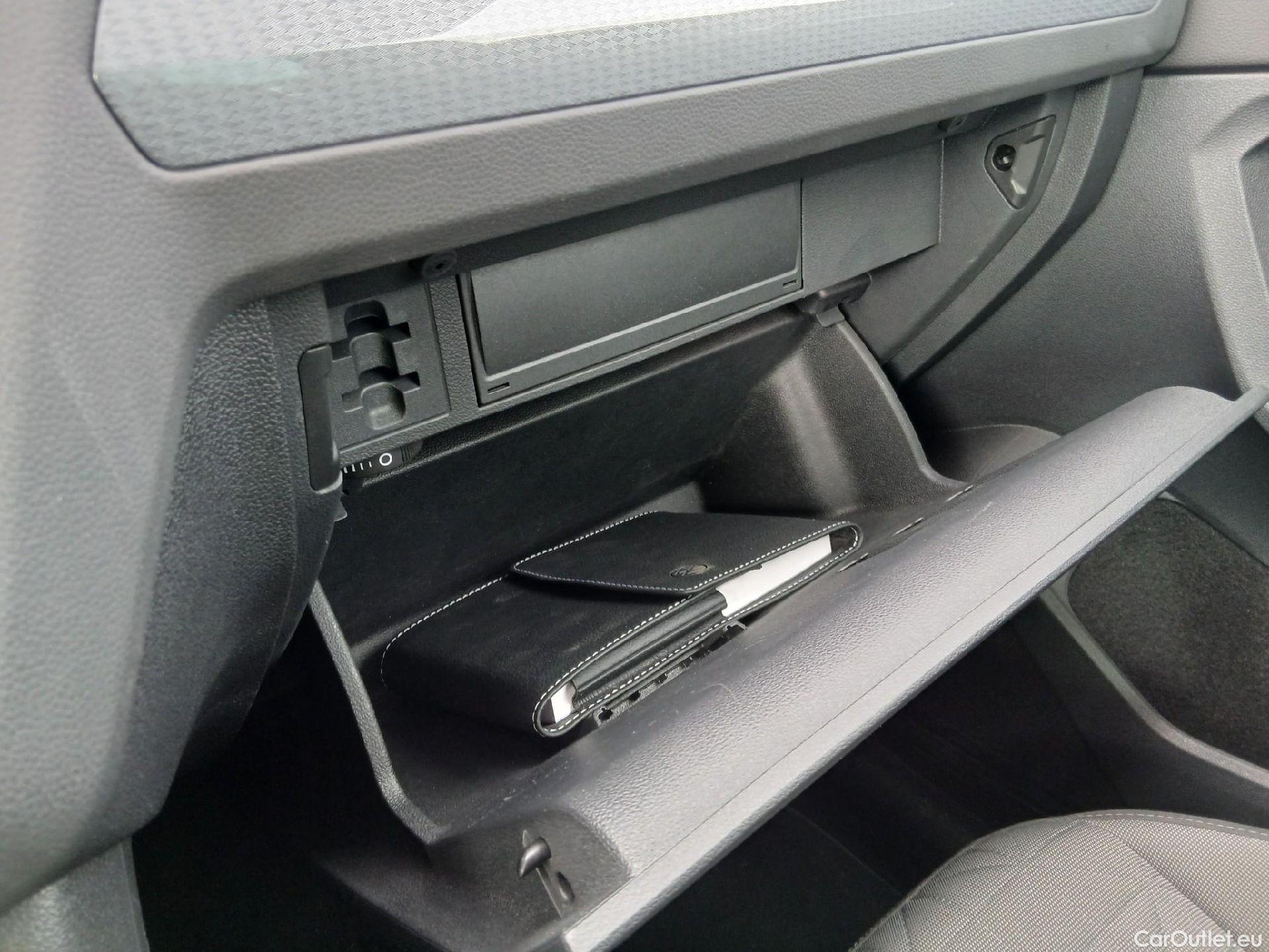  Volkswagen  Tiguan VOLKSWAGEN  / 2020 / 5P / todoterreno Life 1.4 TSI eHybrid 180kW (245CV) DSG #2