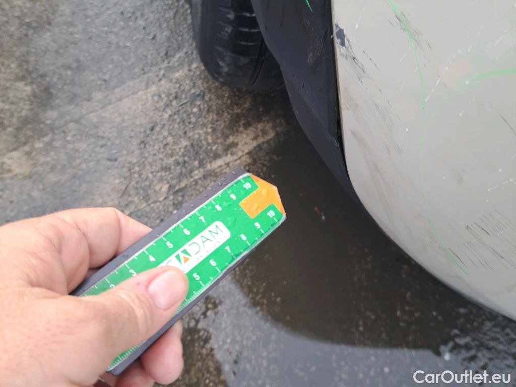  Mini  Cooper MINI MINI / 2014 / 5P / berlina con portón ONE 5 PUERTAS (CX) #36