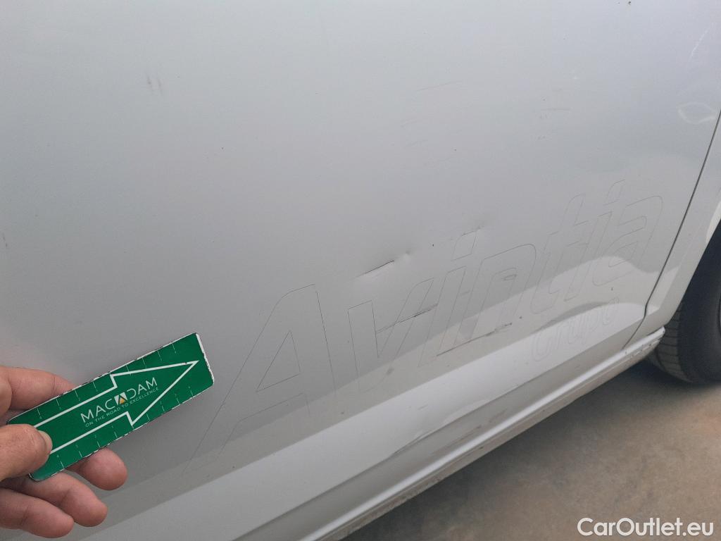  Volkswagen  Polo VOLKSWAGEN  / 2017 / 5P / berlina con portón Advance 1.0 TSI 70kW (95CV) #16