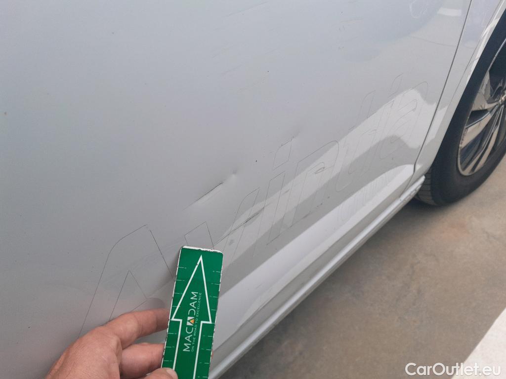  Volkswagen  Polo VOLKSWAGEN  / 2017 / 5P / berlina con portón Advance 1.0 TSI 70kW (95CV) #9