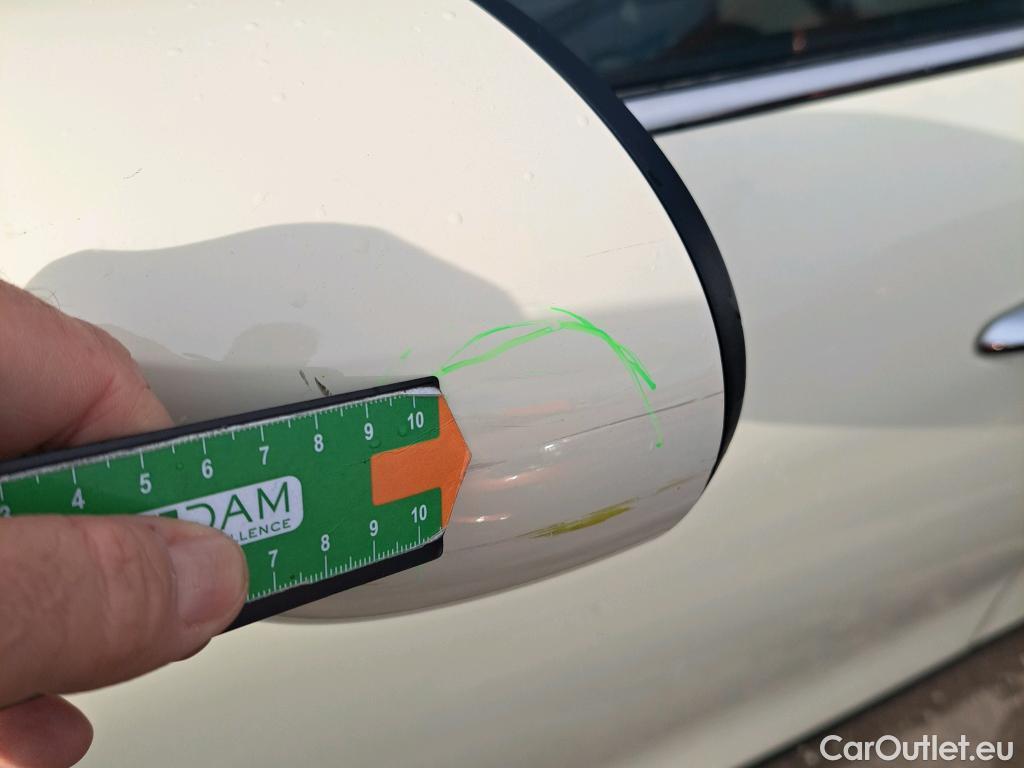  Mini  Cooper MINI MINI / 2014 / 5P / berlina con portón ONE 5 PUERTAS (CX) #32