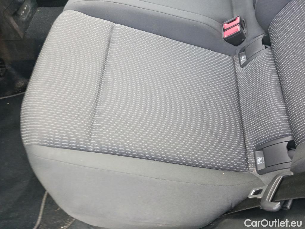  Volkswagen  Golf  VOLKSWAGEN / 2020 / 5P / berlina con portón 2.0 TDI 85kW (115CV) #8