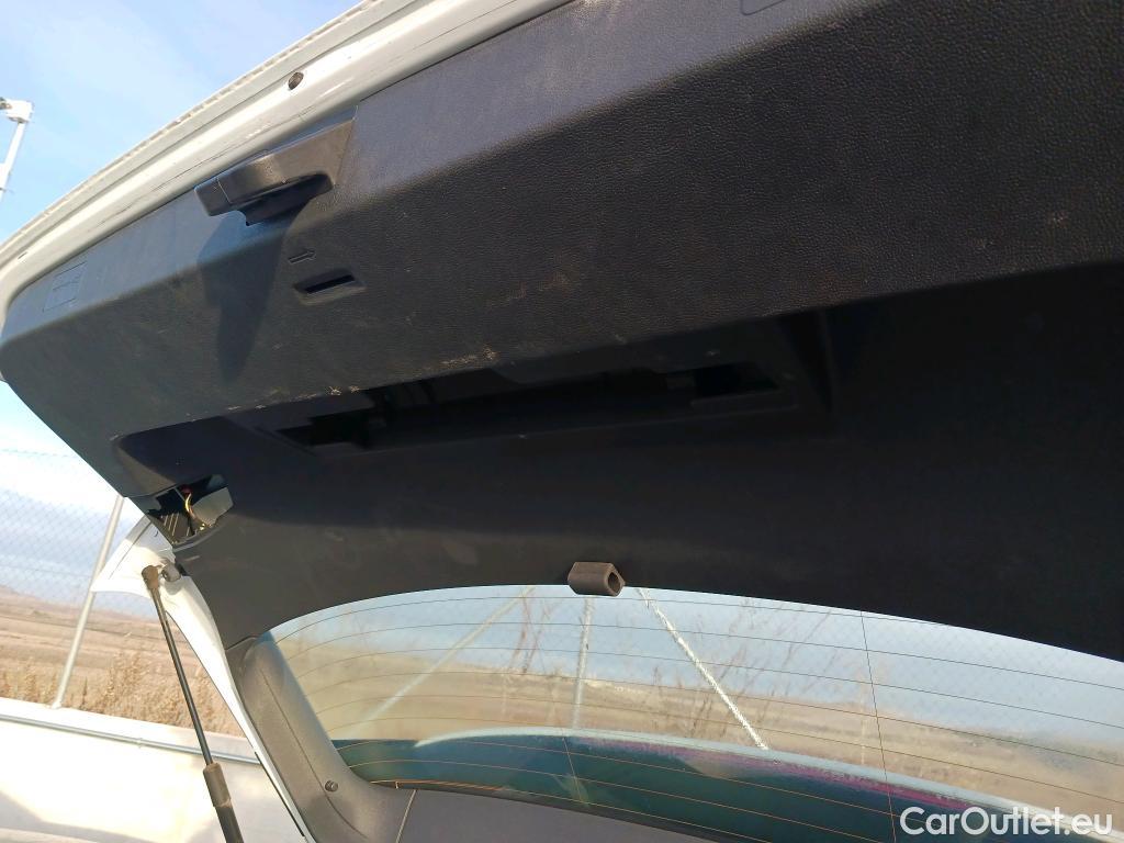  Volkswagen  Golf  VOLKSWAGEN / 2020 / 5P / berlina con portón 2.0 TDI 85kW (115CV) #17