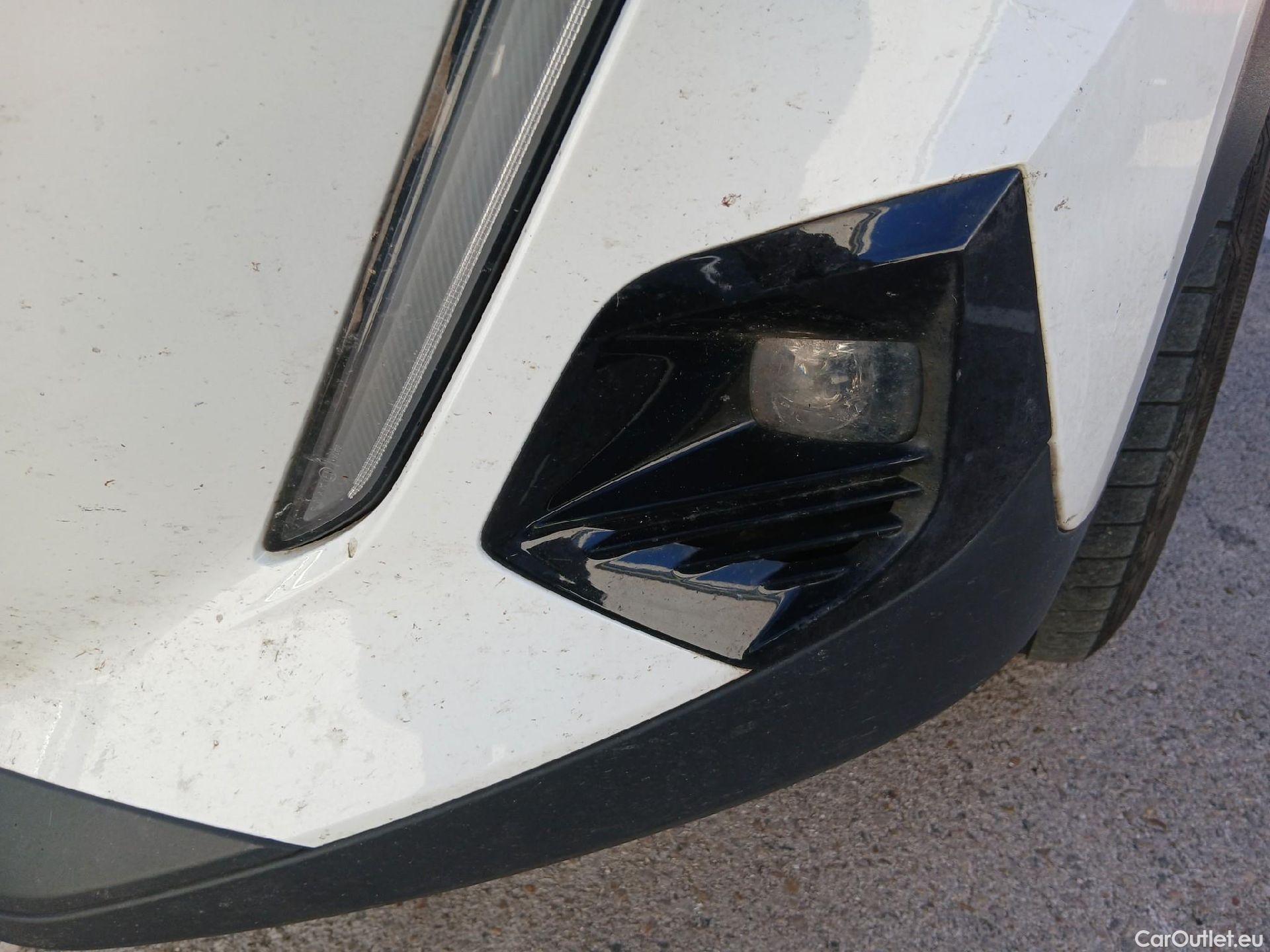  Peugeot  2008 PEUGEOT  / 2019 / 5P / todoterreno Active BlueHDI 81kW (110CV) #9