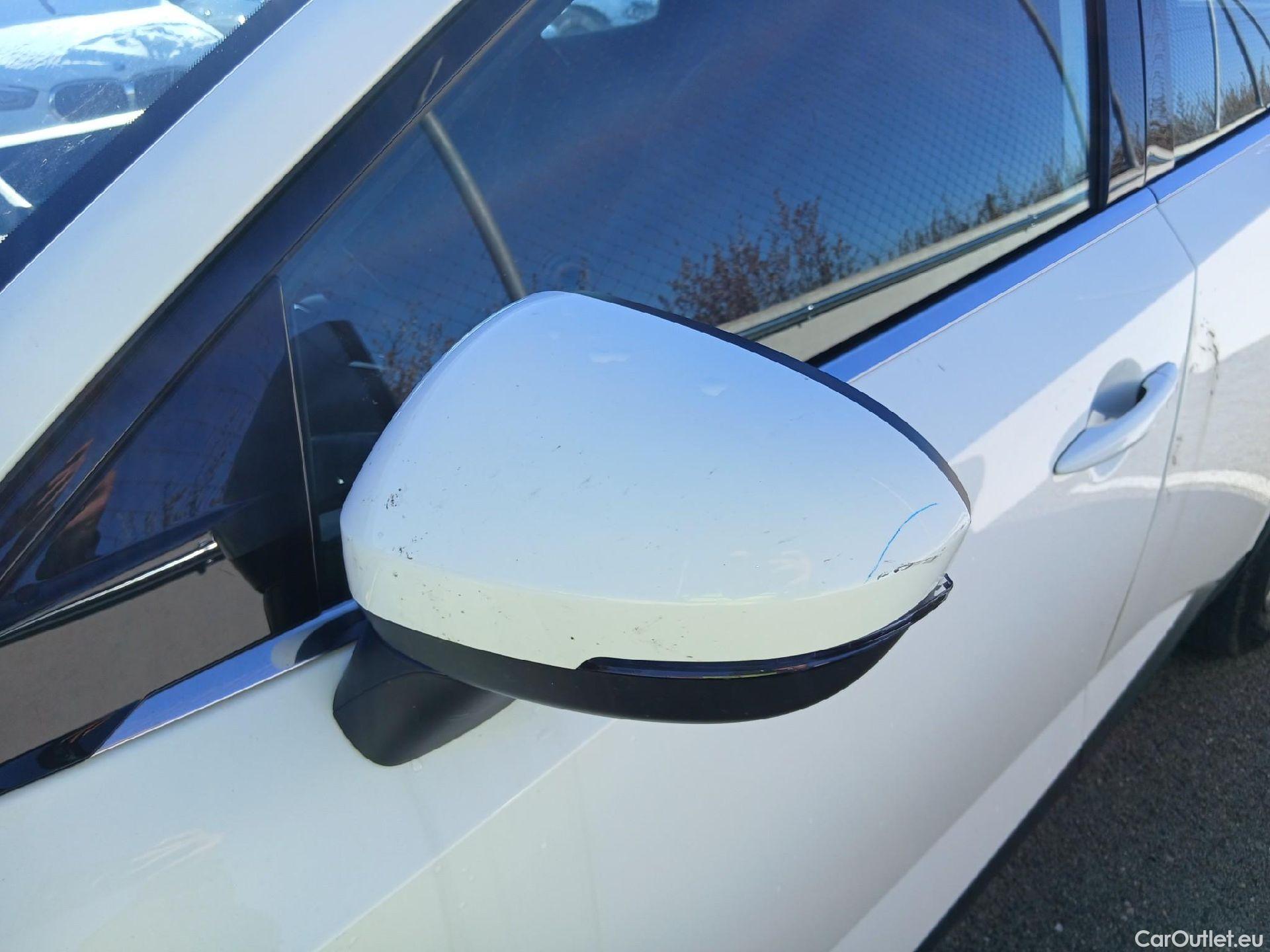  Nissan  Qashqai NISSAN  / 2021 / 5P / todoterreno DIG-T 103kW (140CV) mHEV 4x2 Acenta #10