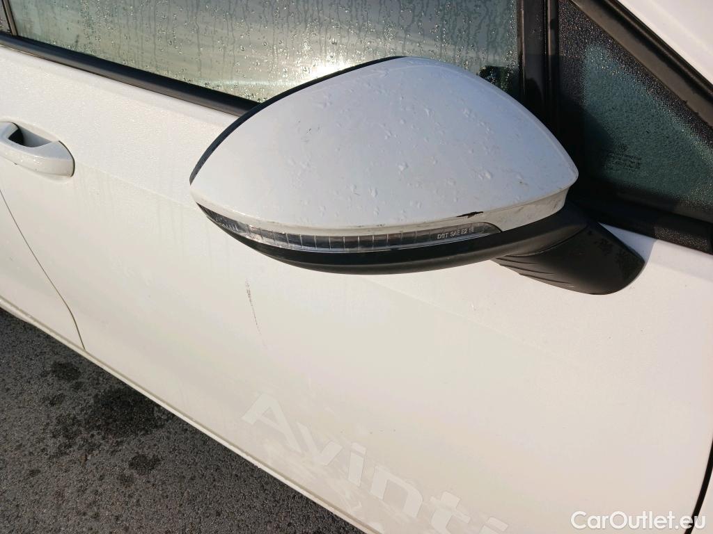  Volkswagen  Golf  VOLKSWAGEN / 2020 / 5P / berlina con portón 2.0 TDI 85kW (115CV) #27