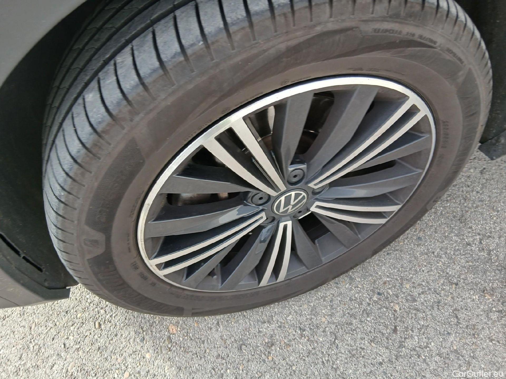  Volkswagen  Tiguan VOLKSWAGEN  / 2020 / 5P / todoterreno Life 1.4 TSI eHybrid 180kW (245CV) DSG #11