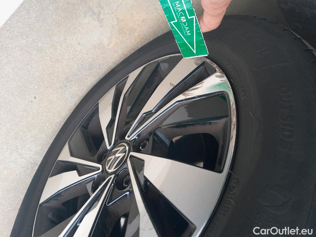  Volkswagen  Polo VOLKSWAGEN  / 2017 / 5P / berlina con portón Advance 1.0 TSI 70kW (95CV) #11