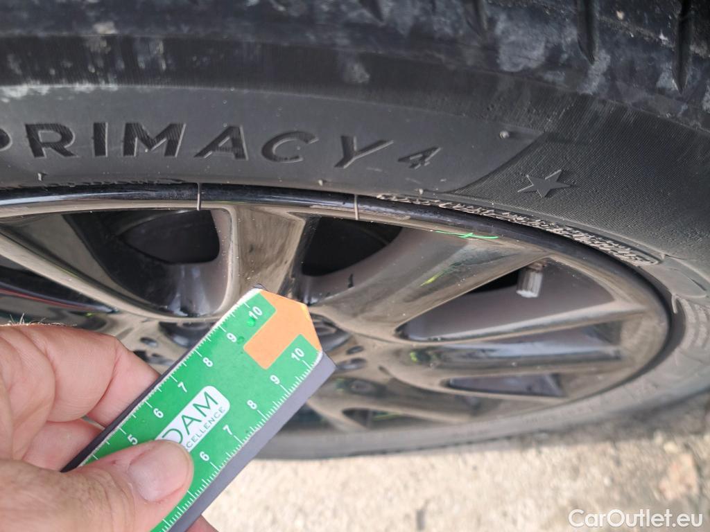  Mini  Cooper MINI MINI / 2014 / 5P / berlina con portón ONE 5 PUERTAS (CX) #21