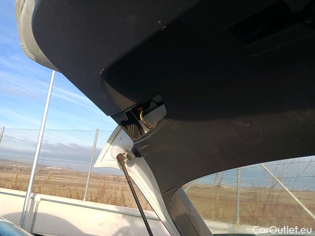  Volkswagen  Golf  VOLKSWAGEN / 2020 / 5P / berlina con portón 2.0 TDI 85kW (115CV) #22