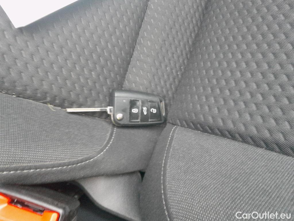  Volkswagen  Polo VOLKSWAGEN  / 2017 / 5P / berlina con portón Advance 1.0 TSI 70kW (95CV) #1