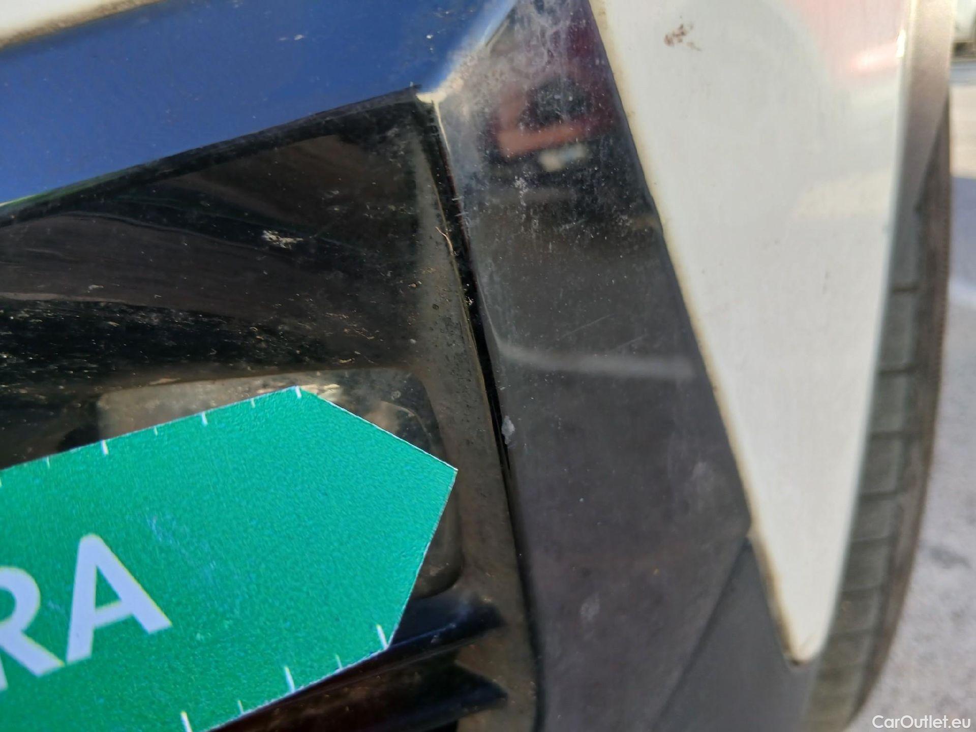  Peugeot  2008 PEUGEOT  / 2019 / 5P / todoterreno Active BlueHDI 81kW (110CV) #8