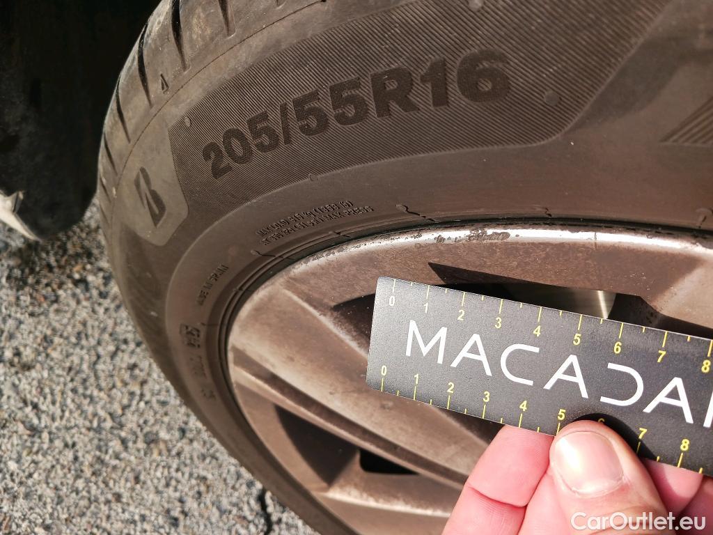  Volkswagen  Golf  VOLKSWAGEN / 2020 / 5P / berlina con portón 2.0 TDI 85kW (115CV) #13