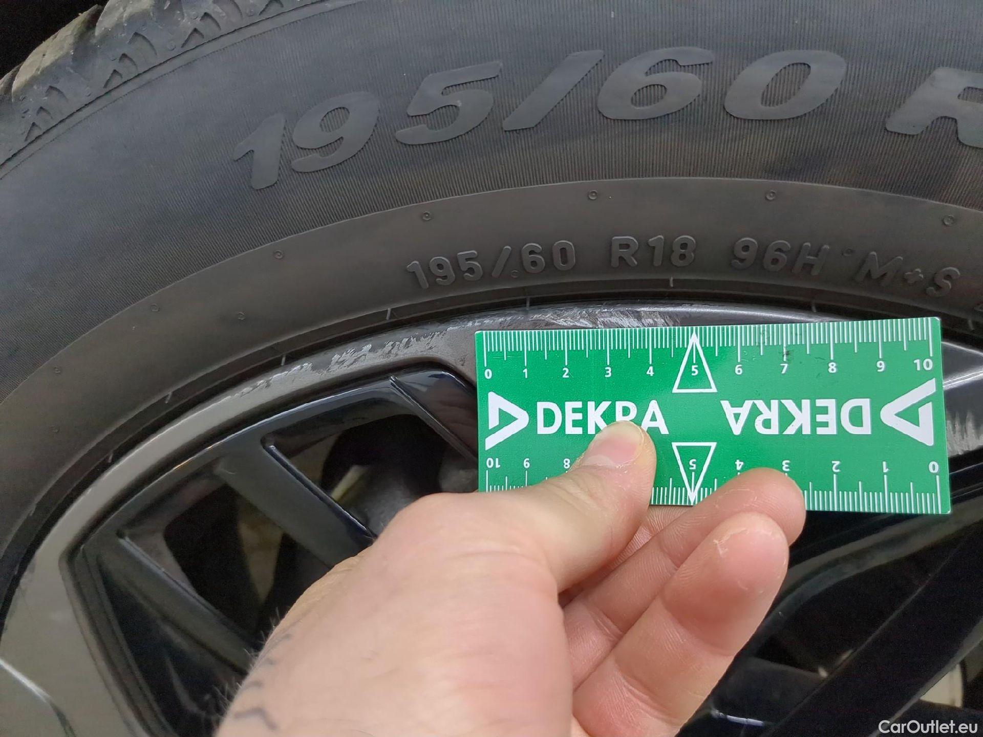  Citroen  C4  X Feel Pack 1.2 PureTech 130CV BVA8 6E #8