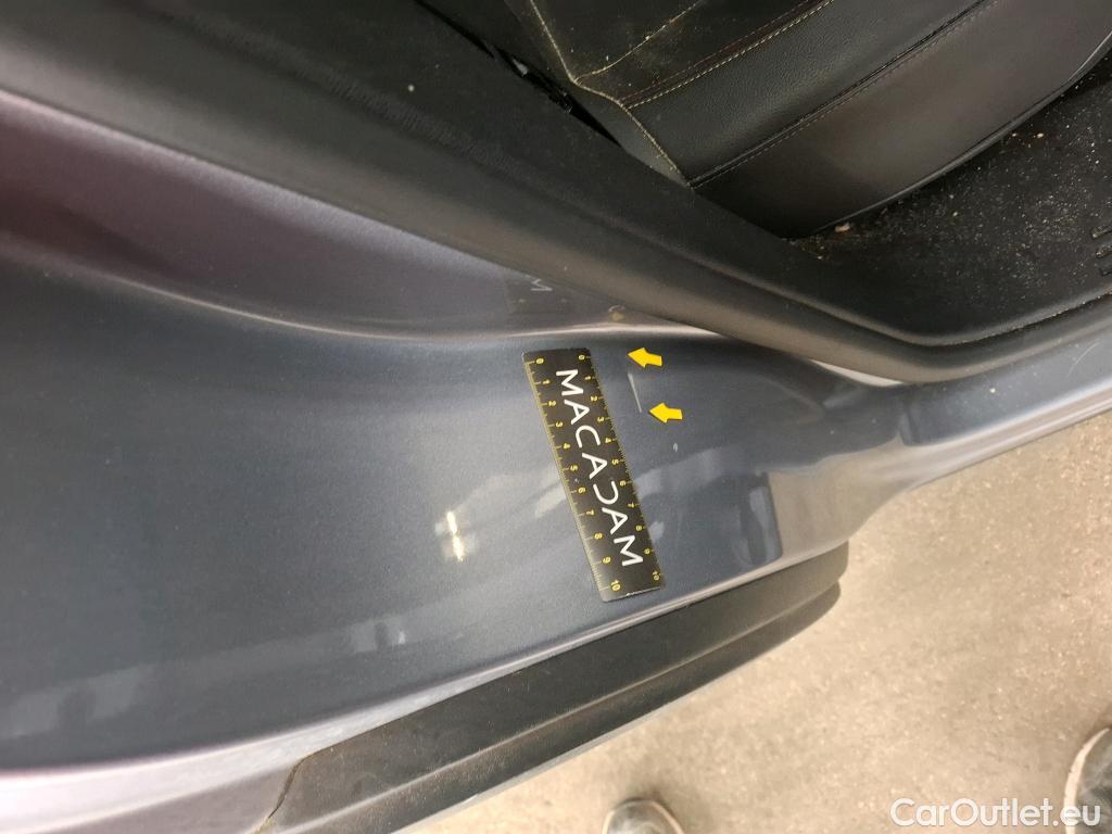  DS  DS7 DS DS 7 Crossback / 2017 / 5P / SUV E-TENSE 225 PERFORMANCE Line #4