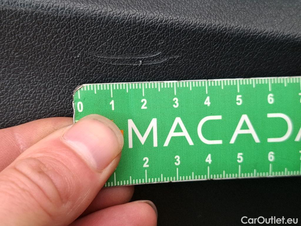  Bmw  Serie 1 BMW Série 1 / 2019 / 5P / Berline 116d DKG7 Business Design #8