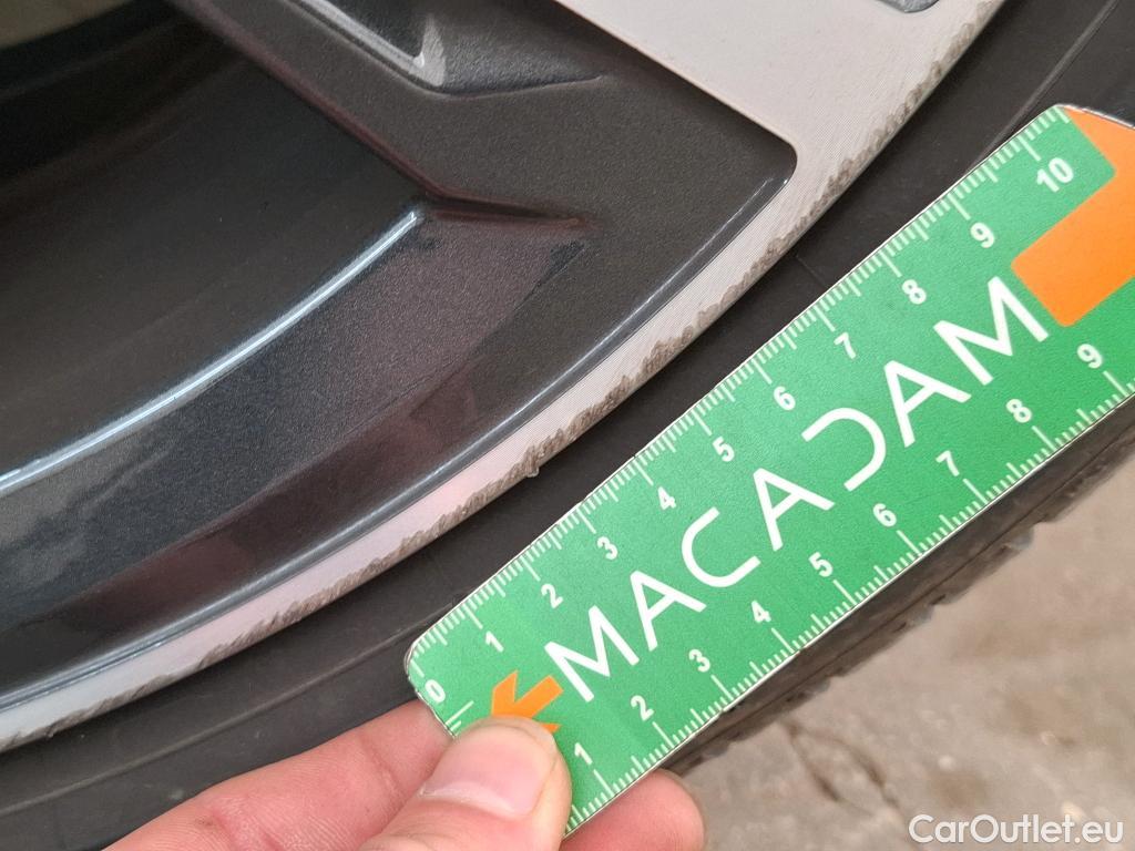  Bmw  Serie 1 BMW Série 1 / 2019 / 5P / Berline 116d DKG7 Business Design #6