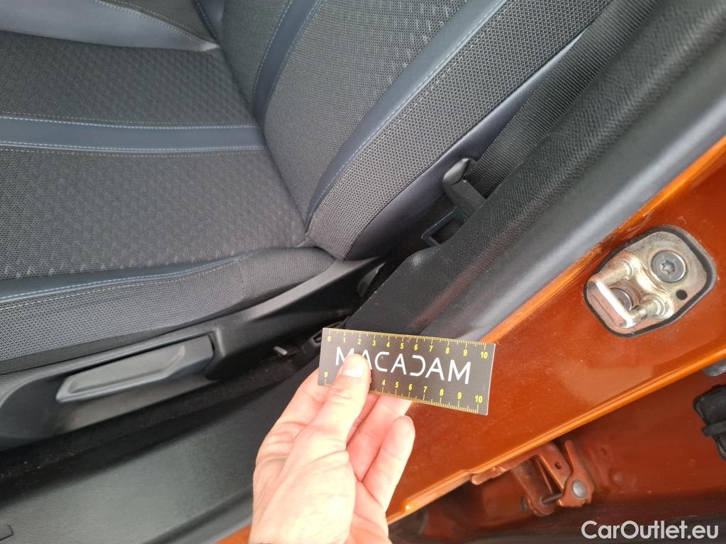  Peugeot  2008  Allure Business 1.5 HDi 130CV BVA8 E6d #24