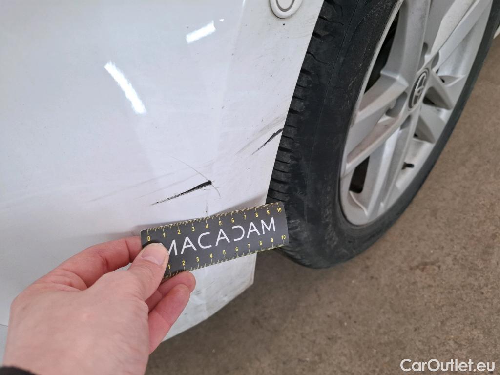  Toyota  Corolla TOYOTA  / 2018 / 5P / Berline Hybride 122h Dynamic Business Stage Acad #16