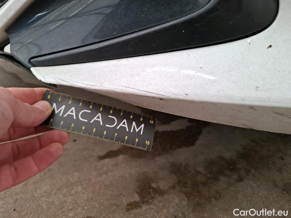  Toyota  Corolla TOYOTA  / 2018 / 5P / Berline Hybride 122h Dynamic Business Stage Acad #8