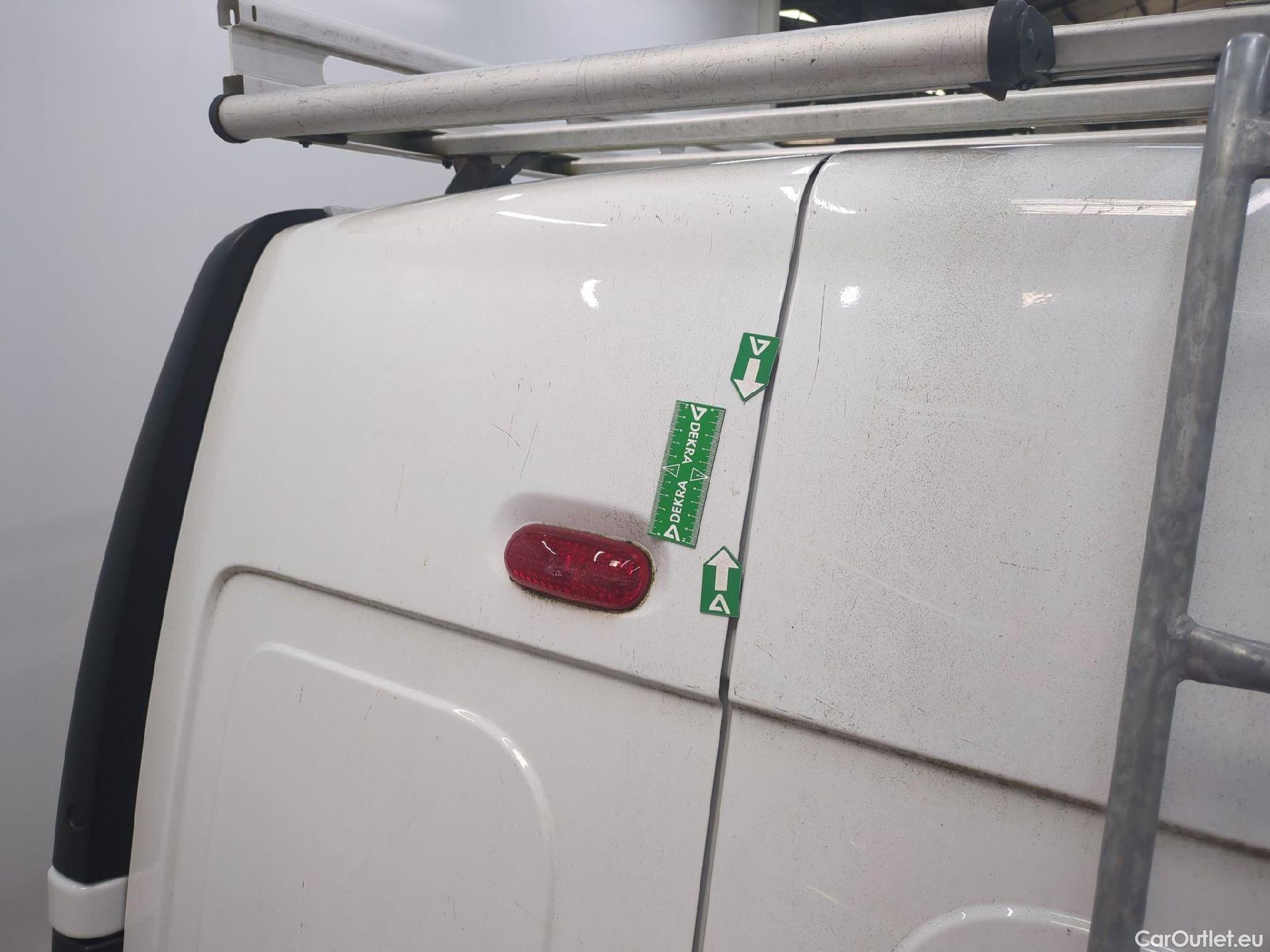  Renault  Trafic RENAULT  / 2019 / 4P / Fourgon tole FG GCF L2H2 1200 Energy dCi 145 E6 #32