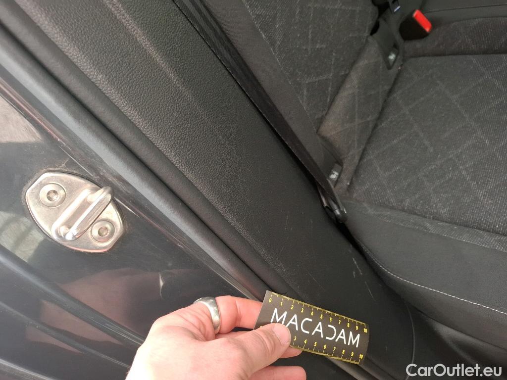  Volkswagen  Golf  VOLKSWAGEN / 2020 / 5P / Berline 2.0 TDI SCR 115 BVM6 Life Busi 1st #13