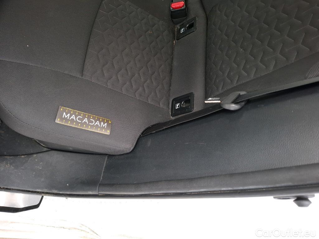  Toyota  Corolla TOYOTA  / 2018 / 5P / Berline Hybride 122h Dynamic Business Stage Acad #39