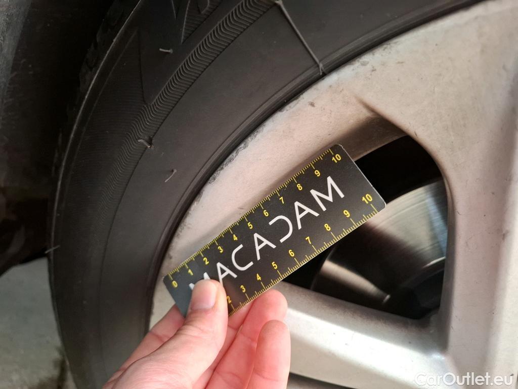  Toyota  Corolla TOYOTA  / 2018 / 5P / Berline Hybride 122h Dynamic Business Stage Acad #31