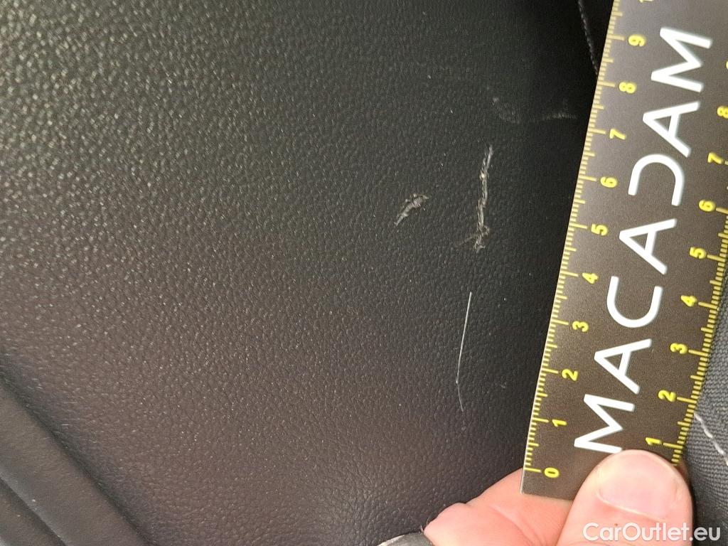  Volkswagen  Golf  VOLKSWAGEN / 2020 / 5P / Berline 2.0 TDI SCR 115 BVM6 Life Busi 1st #14