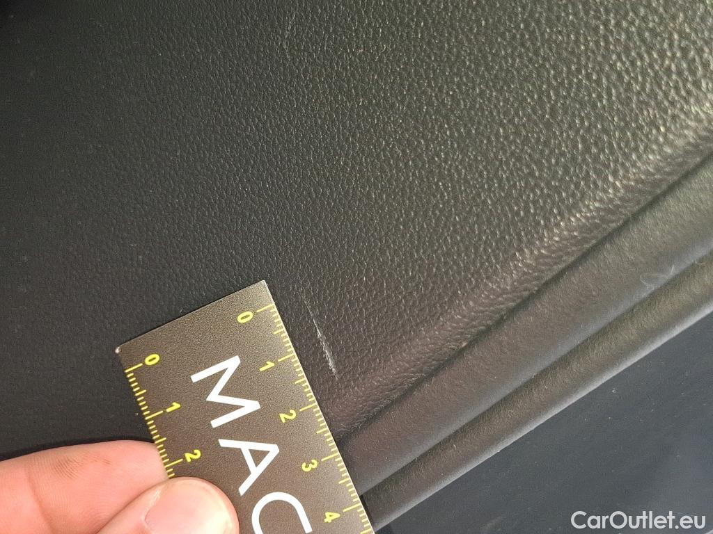  Volkswagen  Golf  VOLKSWAGEN / 2020 / 5P / Berline 2.0 TDI SCR 115 BVM6 Life Busi 1st #11