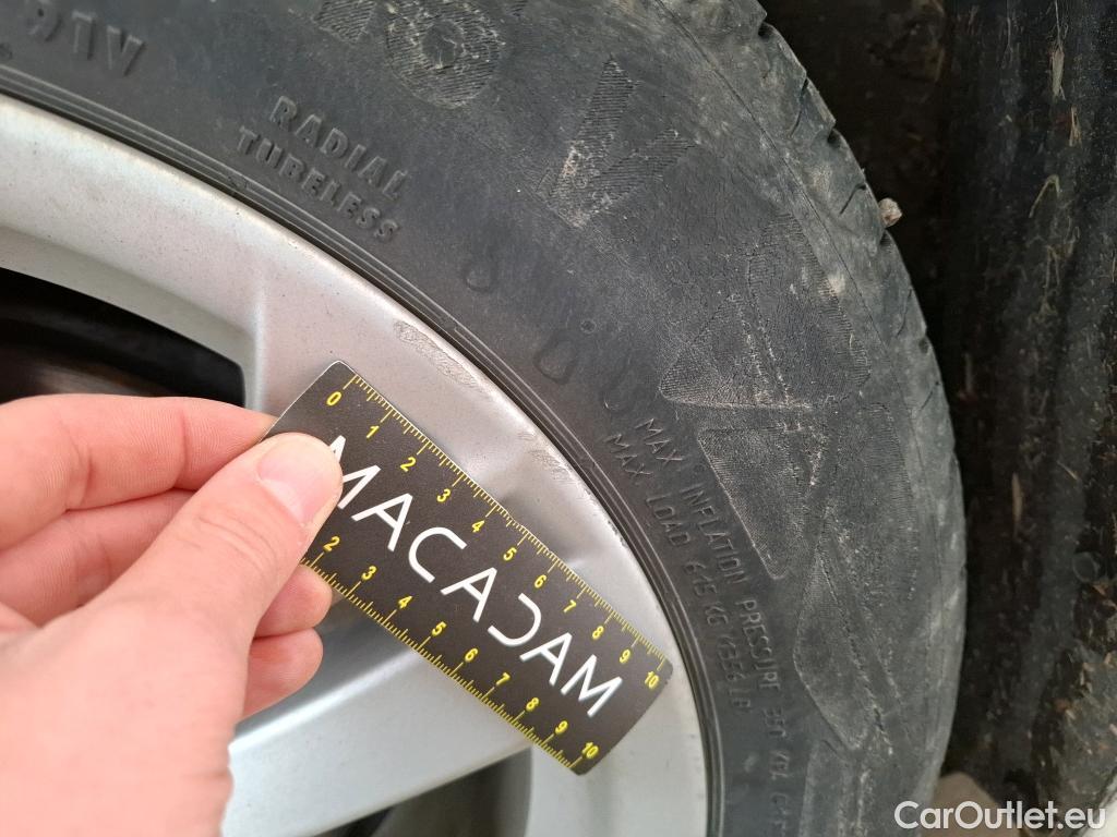  Toyota  Corolla TOYOTA  / 2018 / 5P / Berline Hybride 122h Dynamic Business Stage Acad #37