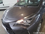 Toyota  Yaris TOYOTA  / 2017 / 5P / BERLINA 1.5 HYBRID BUSINESS #40