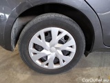  Toyota  Yaris TOYOTA  / 2017 / 5P / BERLINA 1.5 HYBRID BUSINESS #122