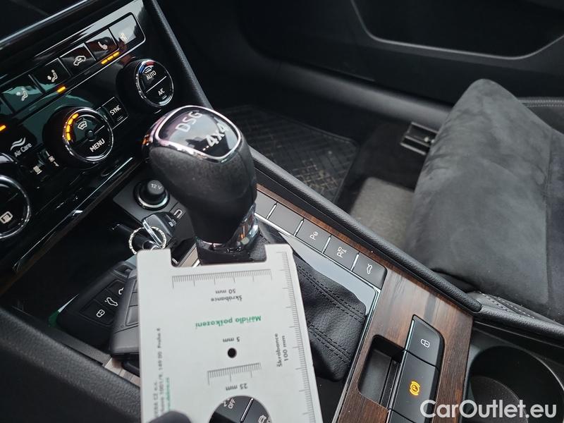  Skoda  Superb  Combi (3V5)(2015) Su.c.2.0TDI 147 Scout 4x4 Aut #16