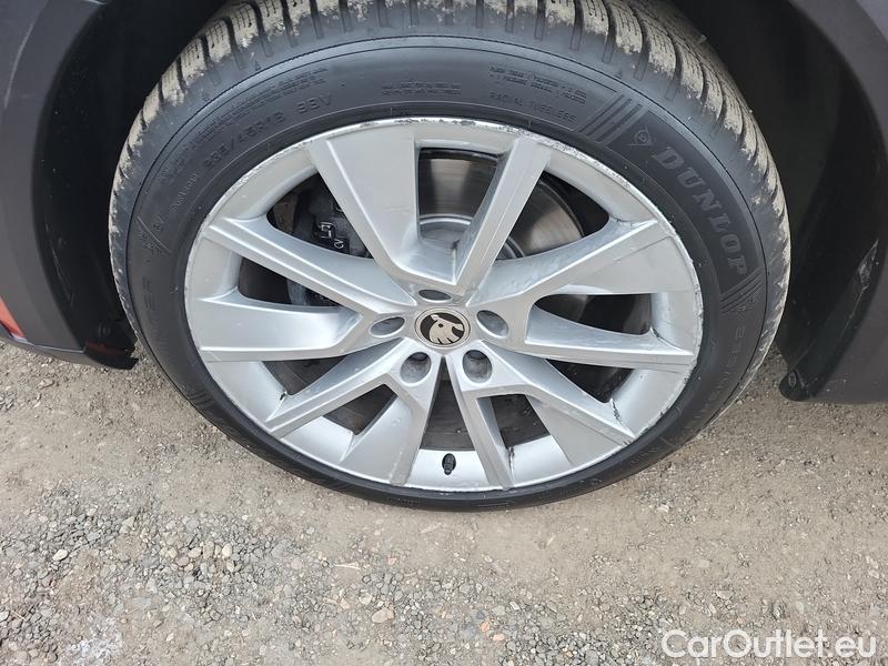  Skoda  Superb  Combi (3V5)(2015) Su.c.2.0TDI 147 Scout 4x4 Aut #4