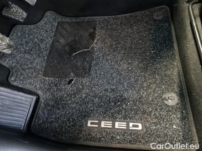  KIA  Cee'd Ceed  (CD) (2018->) Ceed SW 1.0T-GDI 74 Spin 5d #9