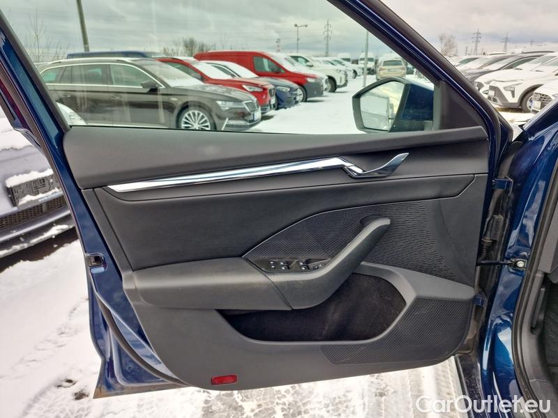  Skoda  Octavia  Combi (NX3)(2020) Oct.Combi 1.0TSI 81 Style #9